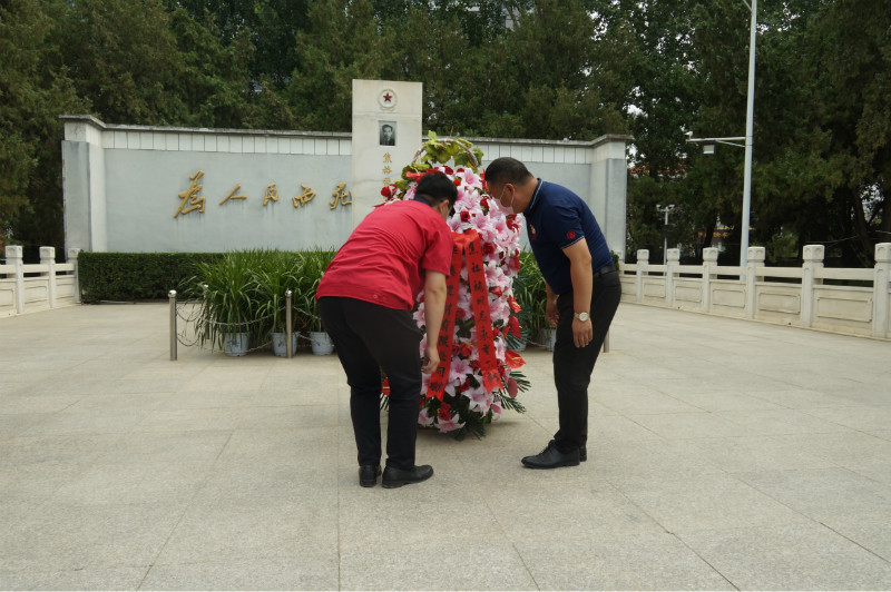 华泰党支部开展“参观红色基地、传承红色基因”活动